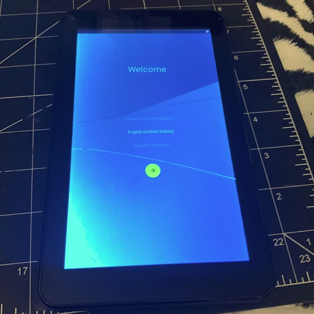 Emerson Tablet Model #EM756 Tablet 7” (Needs touchscreen replaced)